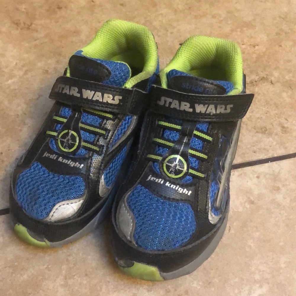 Used boys Stride Rite size 11M